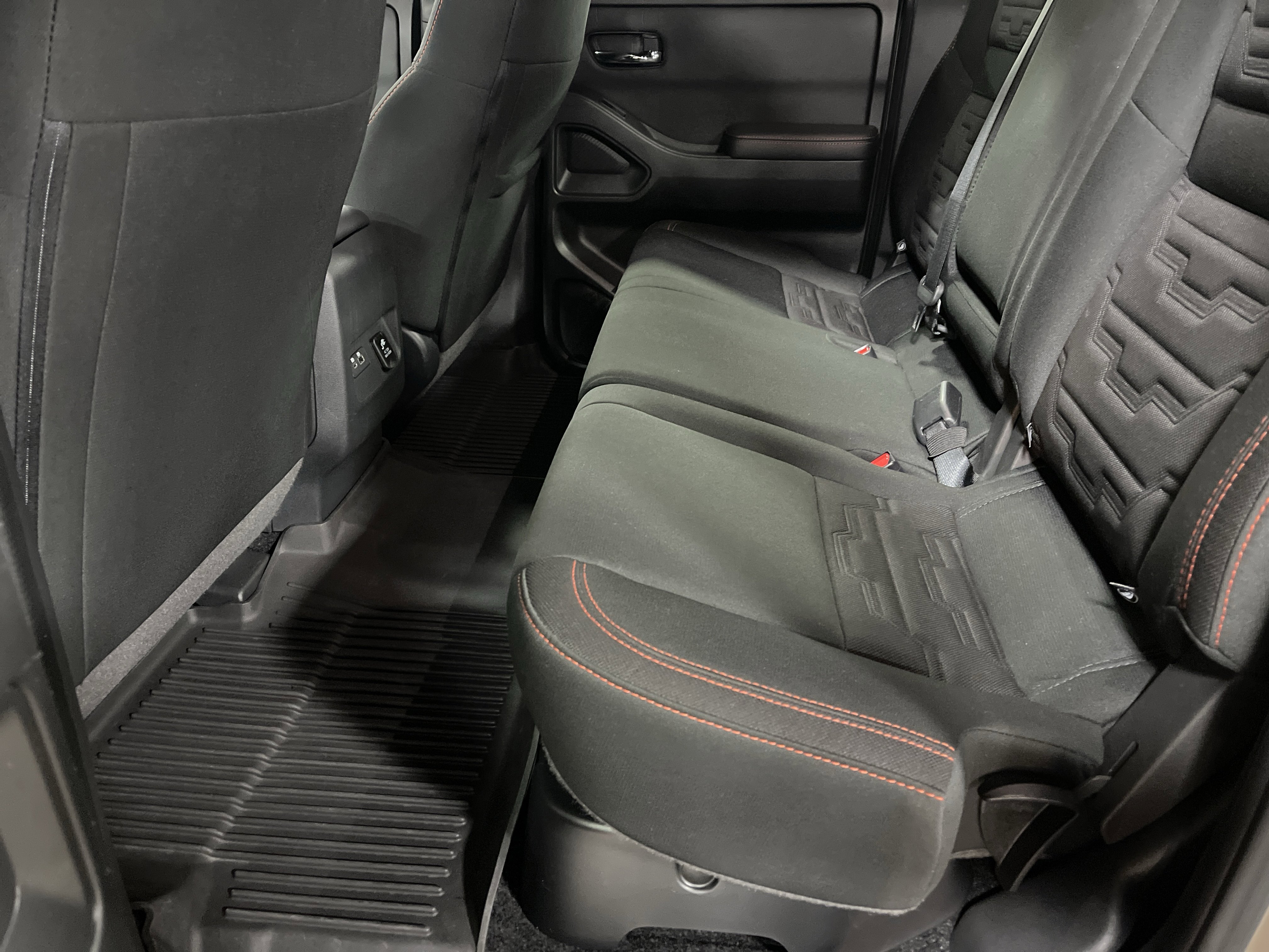 Used 2023 Nissan Frontier PRO-4X w/ Pro Convenience Package image 14