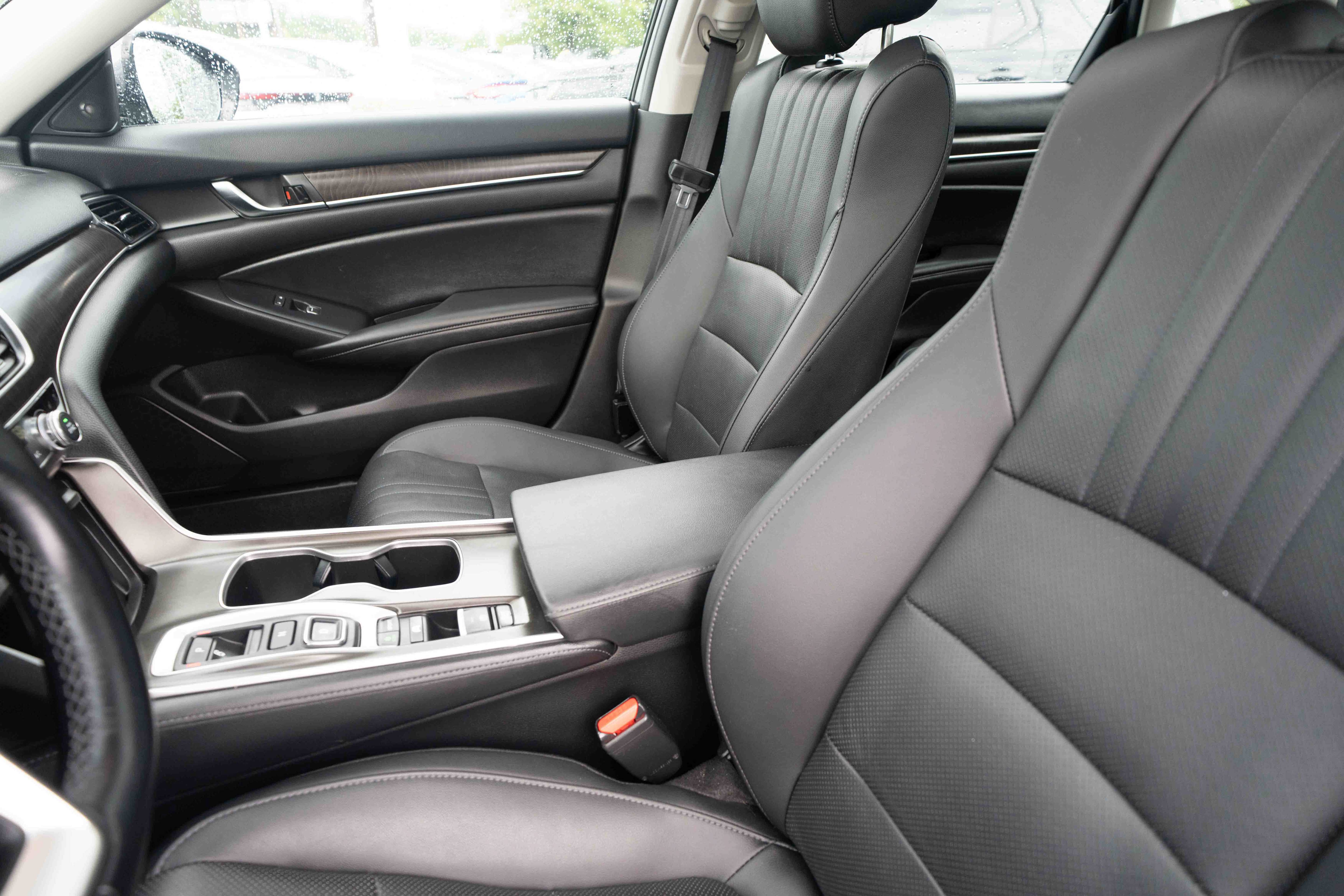 Used 2022 Honda Accord Touring image 10