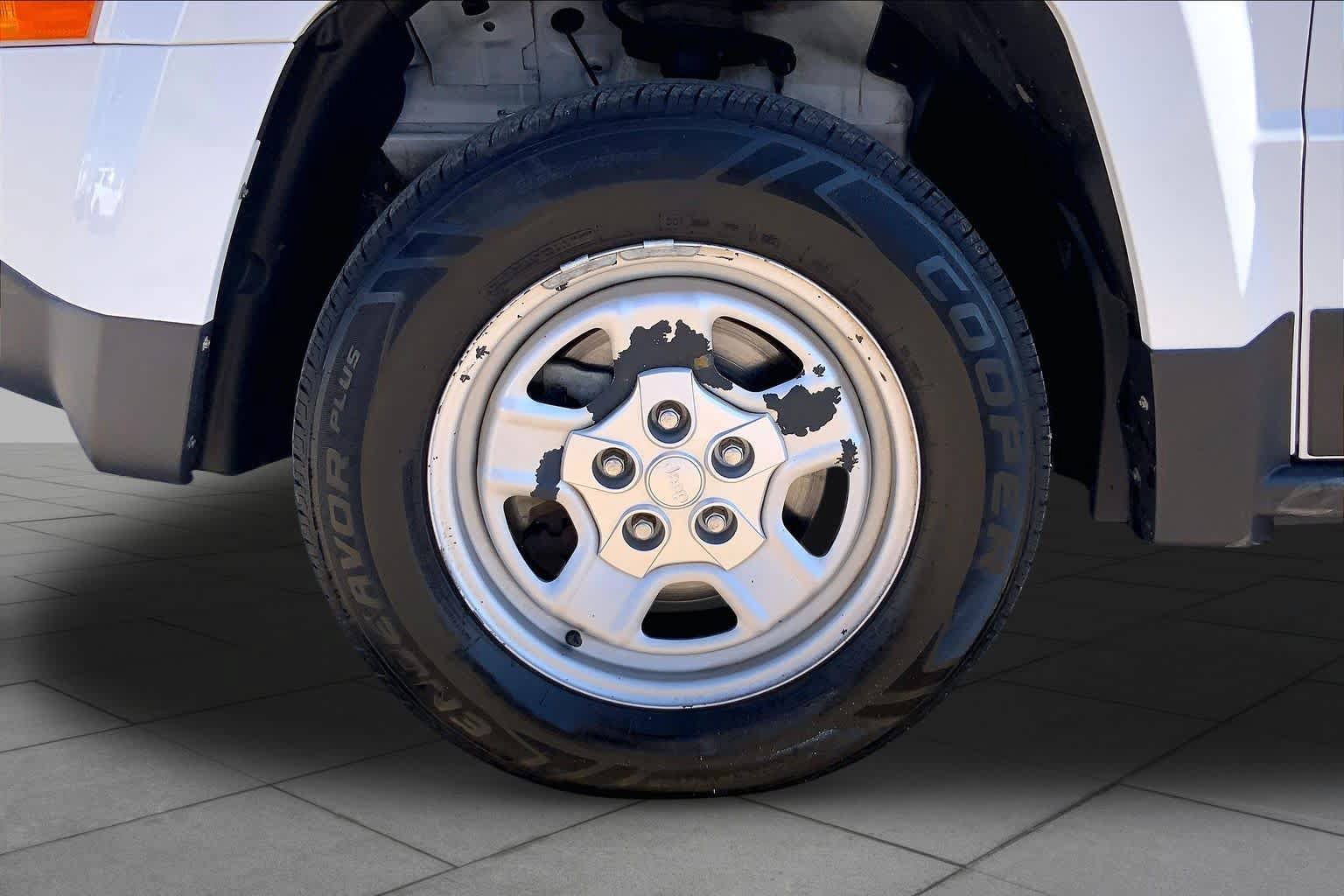 Used 2016 Jeep Patriot Sport w/ Power Value Group FWD image 11