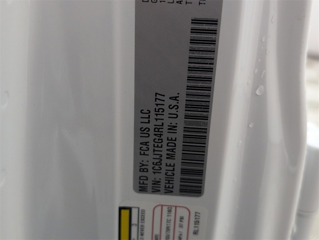 Certified 2024 Jeep Gladiator Mojave w/ Technology Group image 20