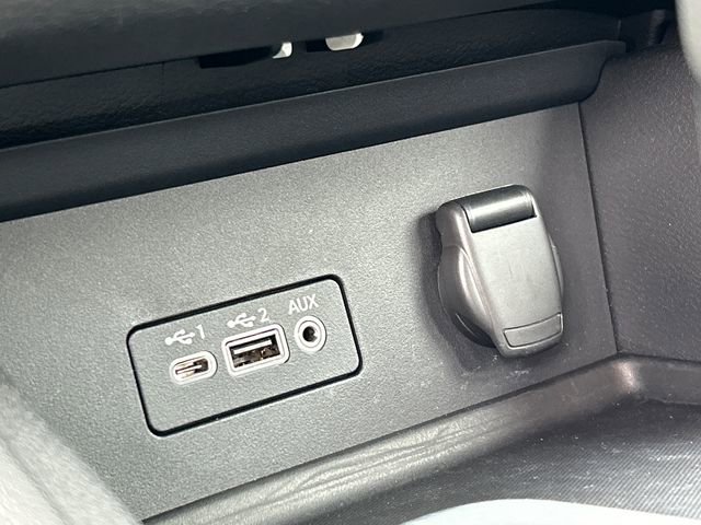 Certified 2023 Nissan Sentra SR w/ Trunk Package FWD image 20