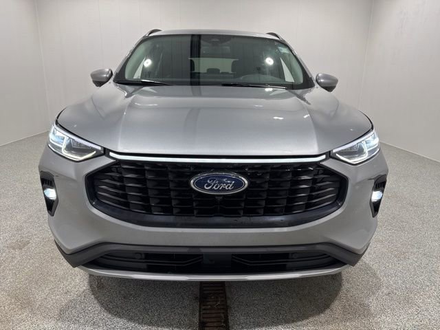 Used 2024 Ford Escape Platinum image 2