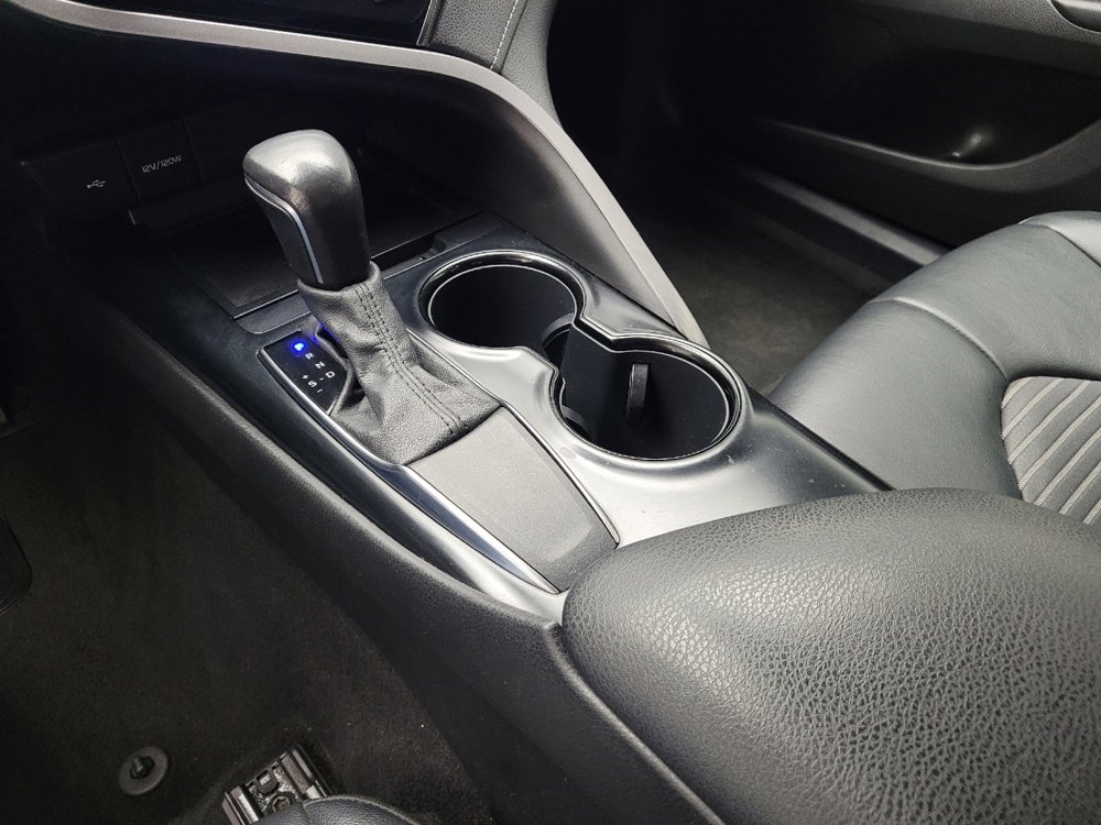 Used 2020 Toyota Camry SE image 26