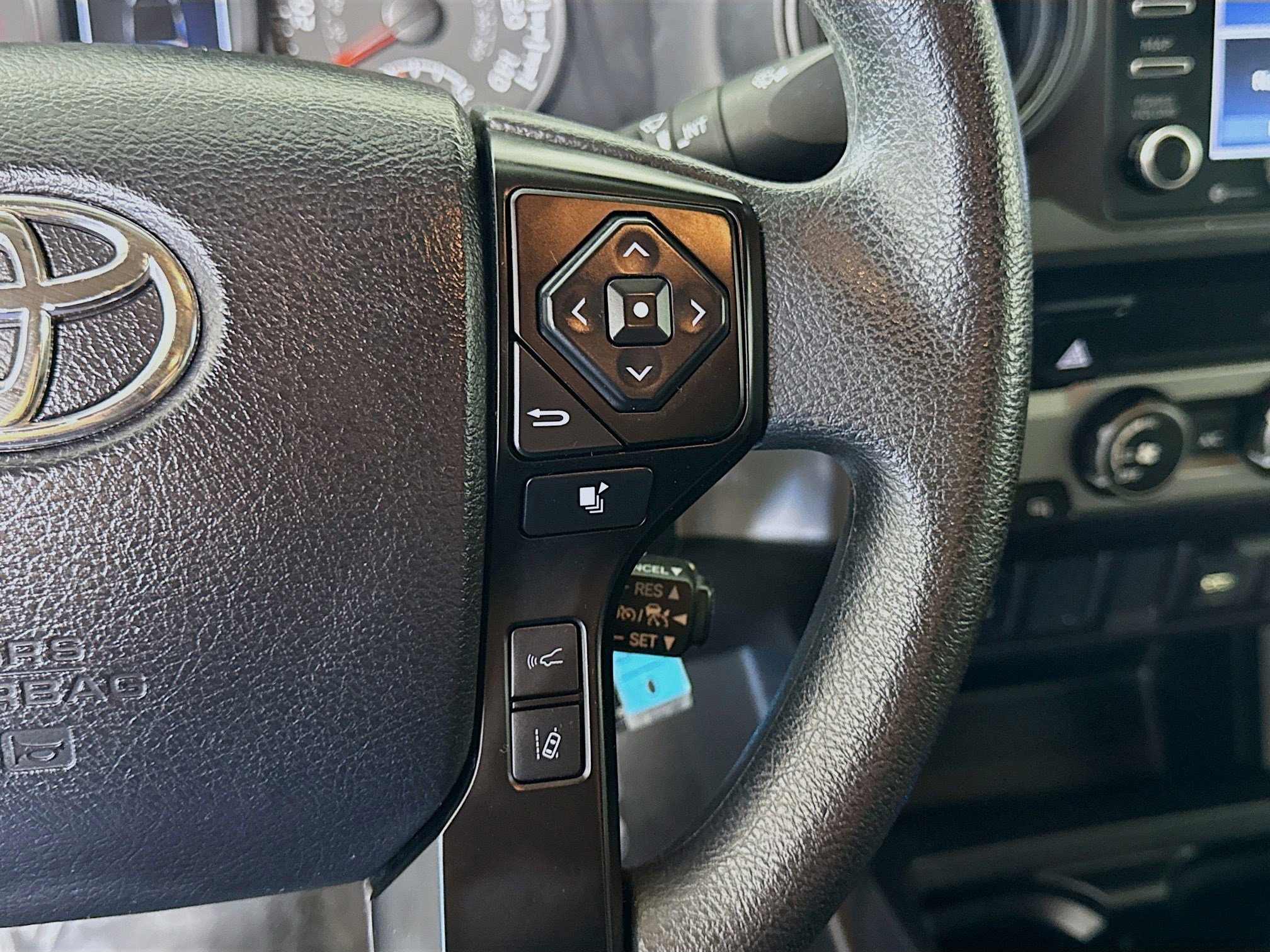 Used 2022 Toyota Tacoma SR image 15