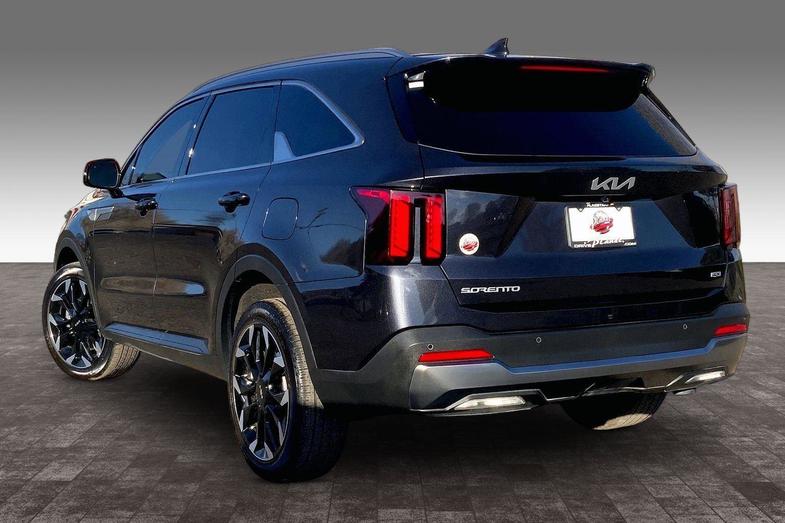 Used 2025 Kia Sorento EX image 11