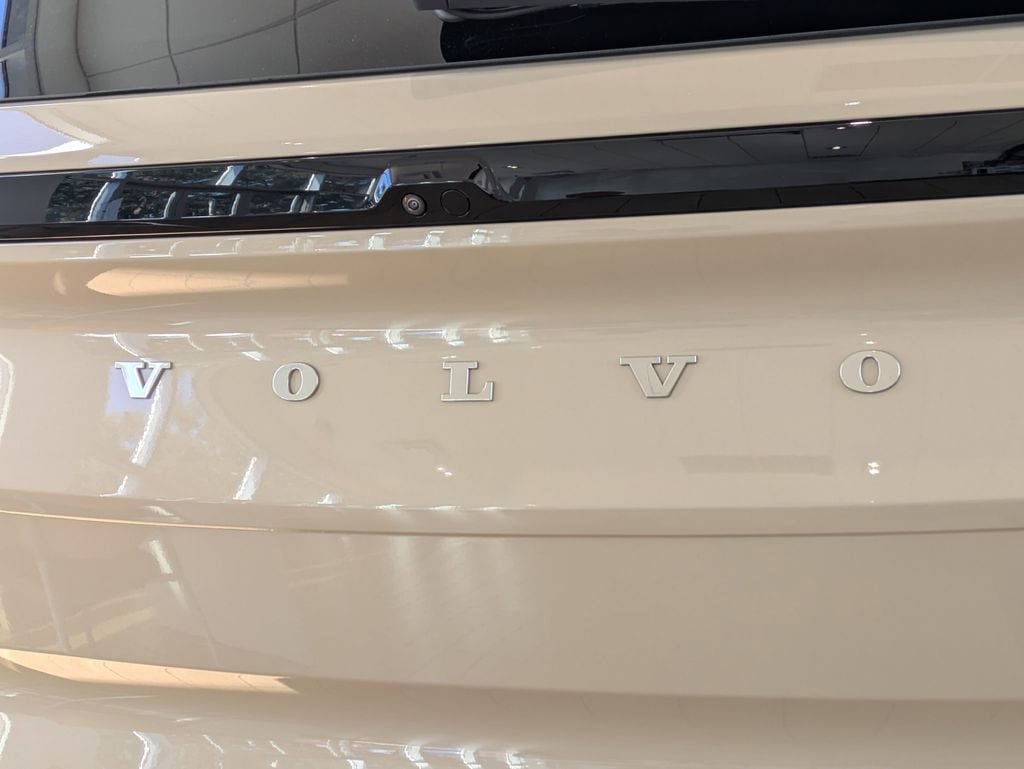 New 2025 Volvo EX90 Plus w/ Protection Package Premier AWD/4WD image 14