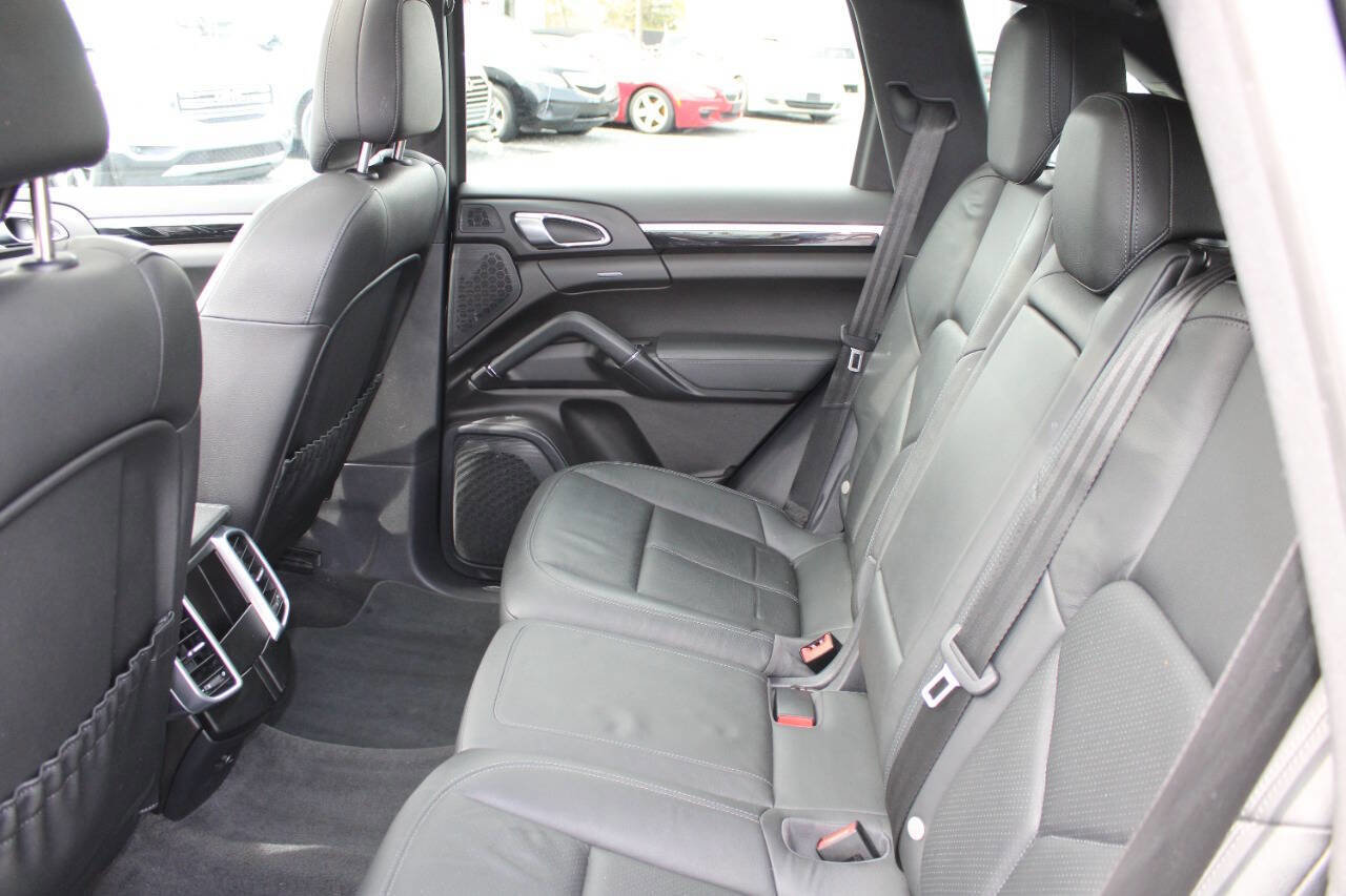 Used 2014 Porsche Cayenne image 21