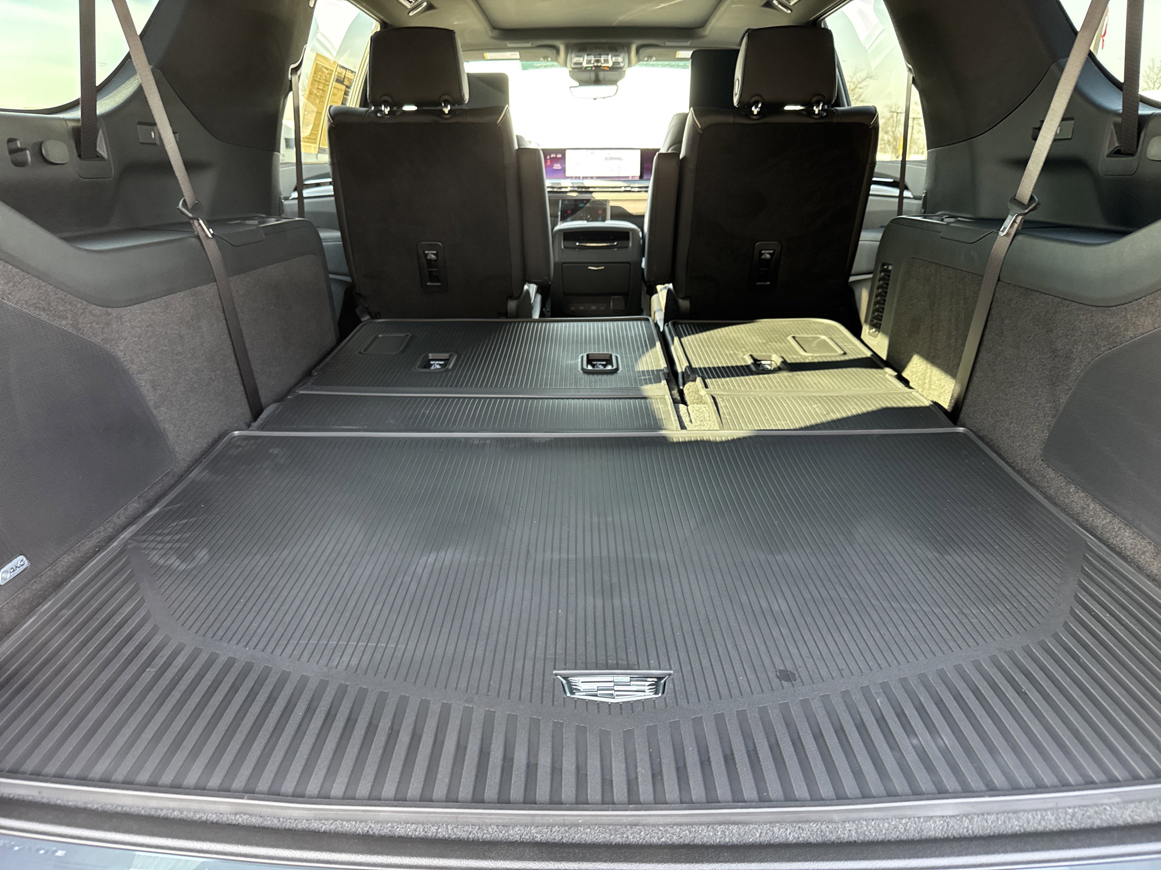 Used 2026 Cadillac Escalade ESV Sport w/ Touring Package image 39