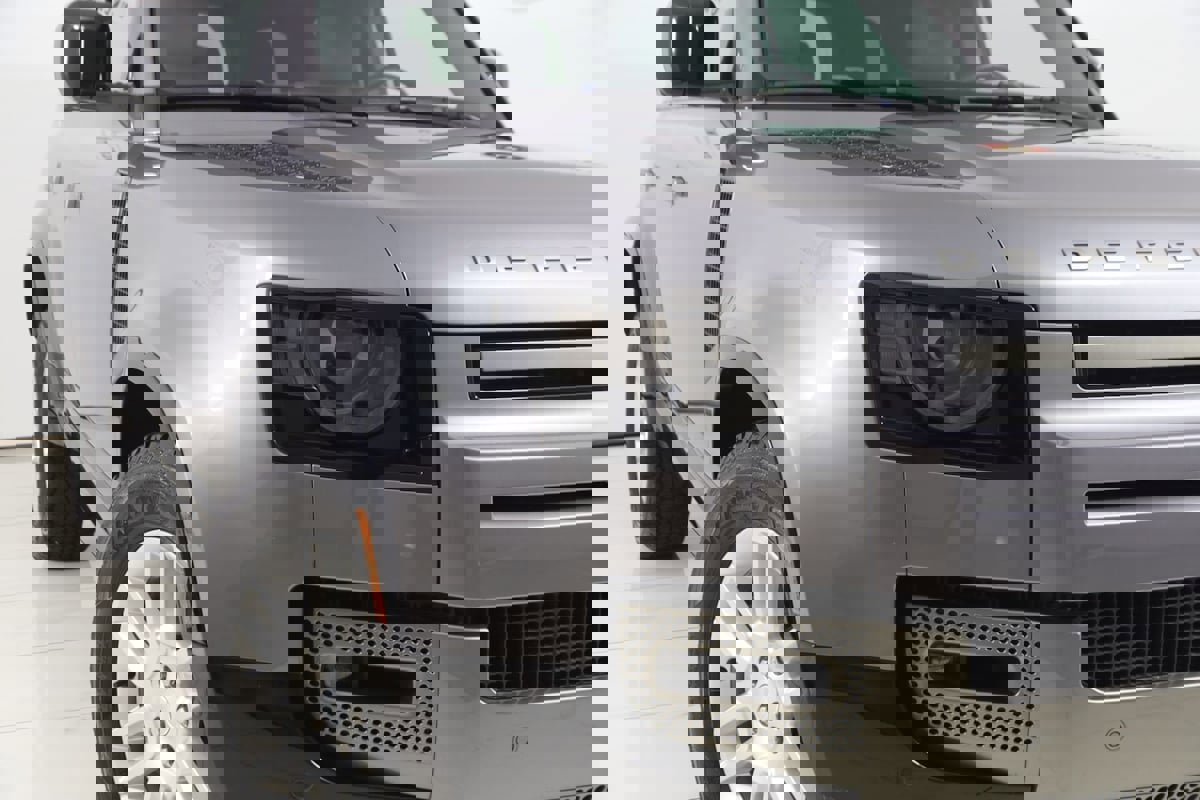 Used 2022 Land Rover Defender 110 X-Dynamic HSE image 18