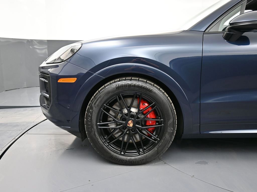 New 2026 Porsche Cayenne GTS image 12