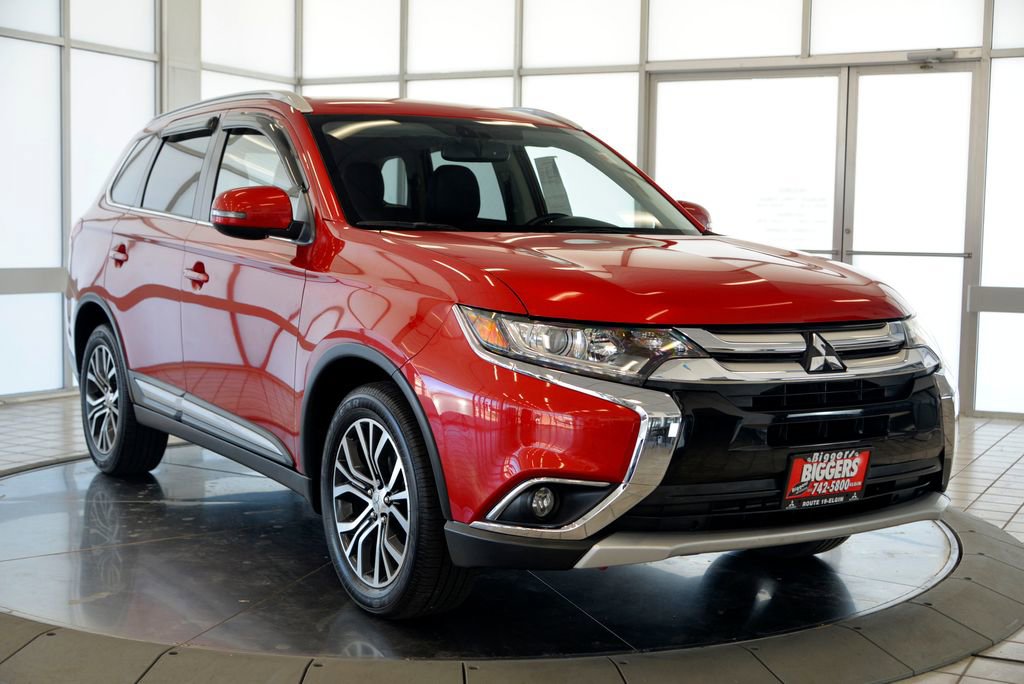 Used 2018 Mitsubishi Outlander SEL image 2