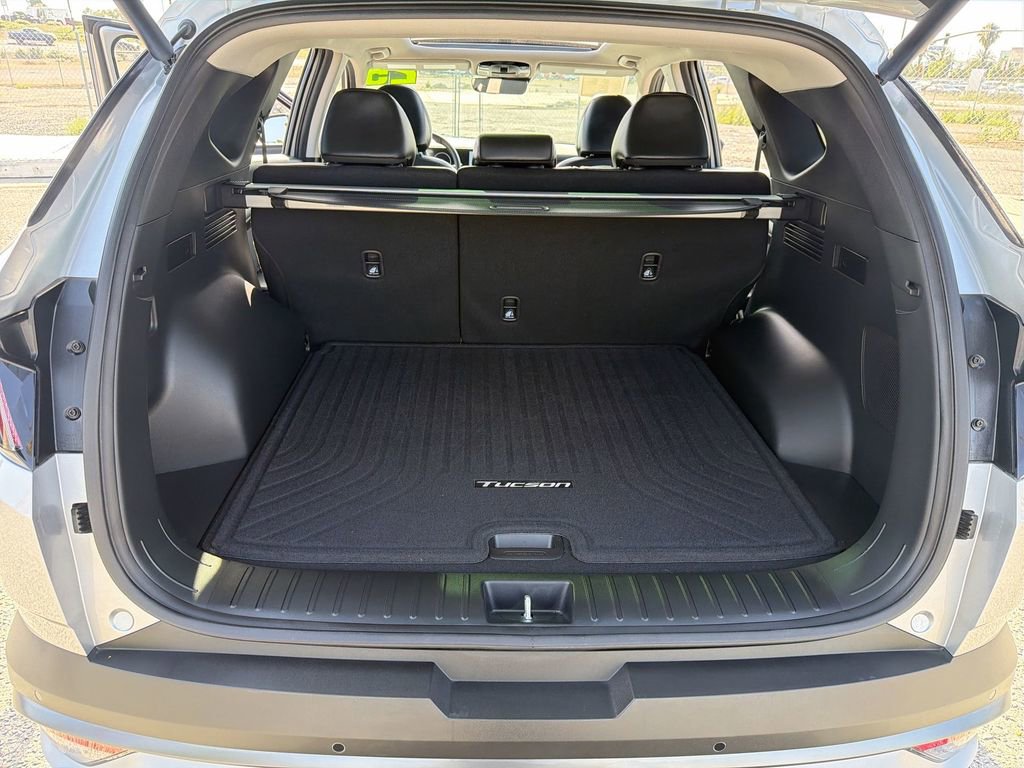 Used 2025 Hyundai Tucson Limited AWD/4WD image 21