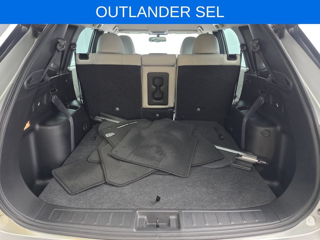 Used 2023 Mitsubishi Outlander SEL FWD image 15
