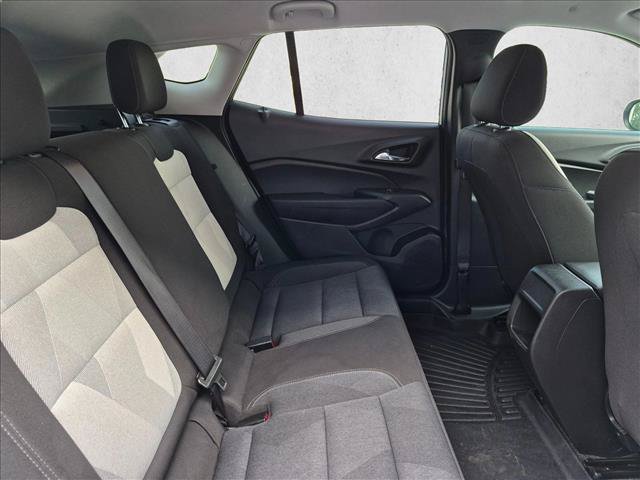 Used 2024 Chevrolet Trax LS w/ LS Convenience Package FWD image 18