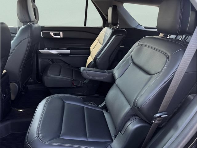 Used 2024 Ford Explorer XLT w/ Equipment Group 202A AWD/4WD image 14