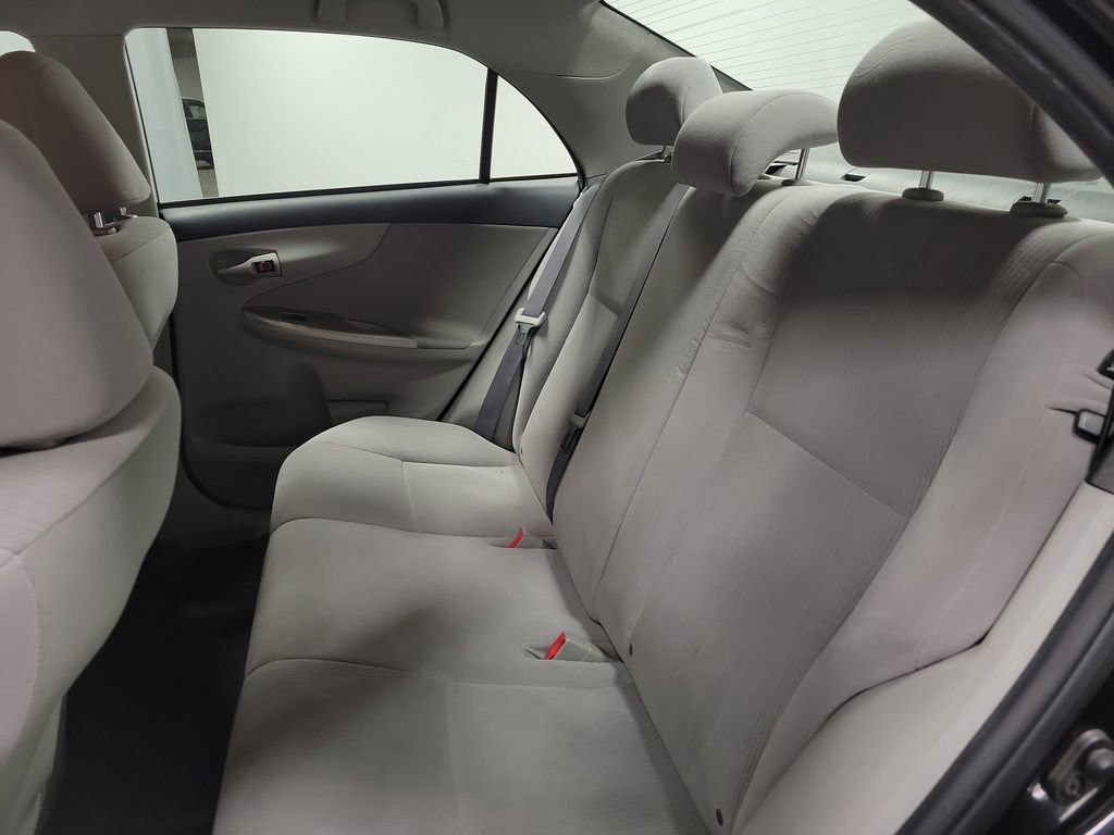 Used 2013 Toyota Corolla LE FWD image 19