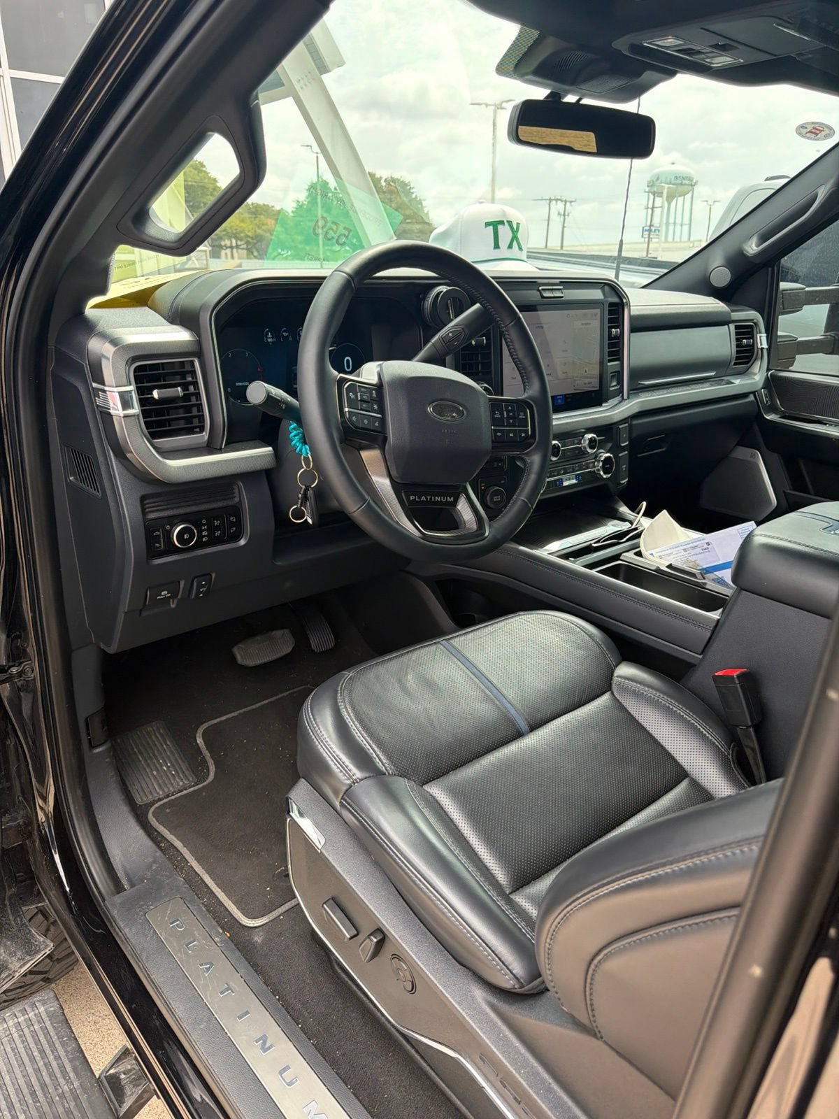 Used 2025 Ford F250 Platinum AWD/4WD image 10