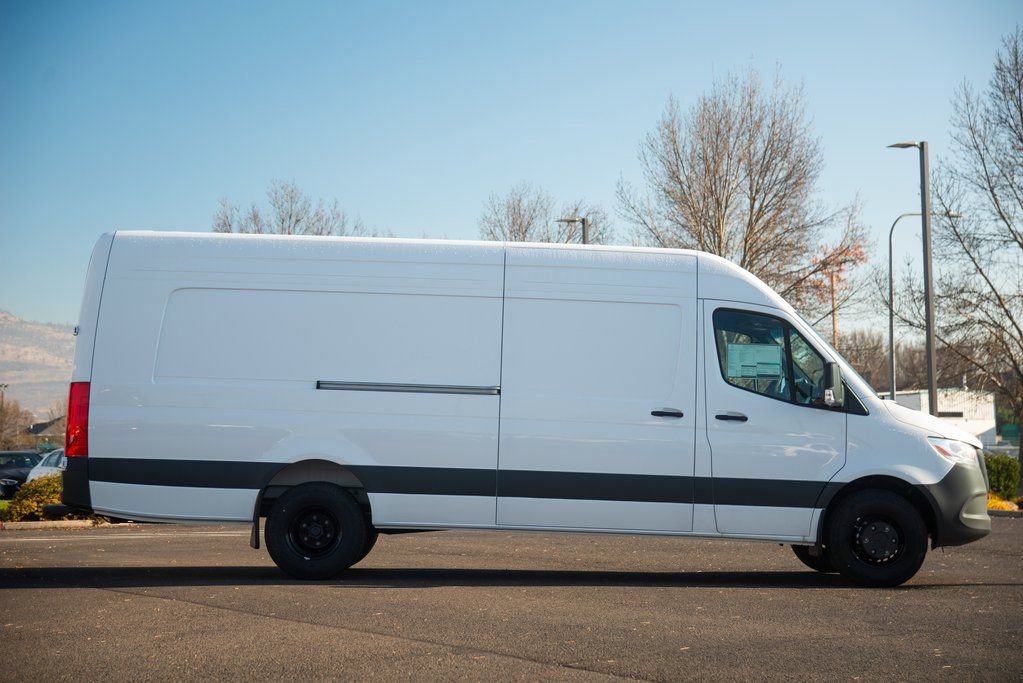 New 2025 Mercedes-Benz Sprinter 4500 image 6