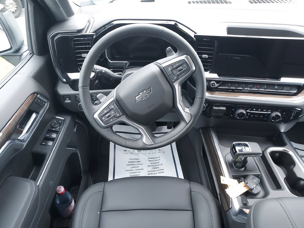 New 2026 Chevrolet Silverado 1500 RST w/ Redline Edition AWD/4WD image 16