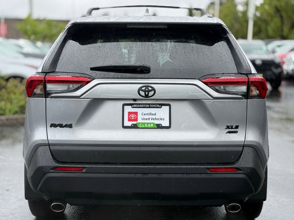 Used 2023 Toyota RAV4 XLE Premium AWD/4WD image 4