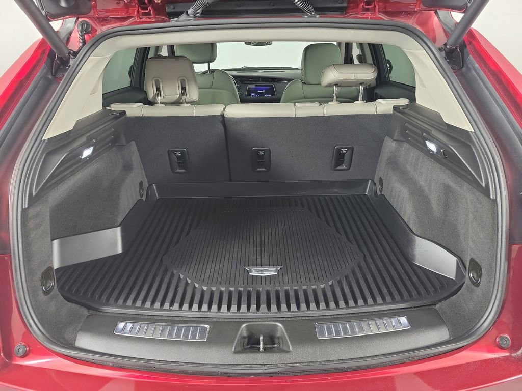 Used 2021 Cadillac XT4 Premium Luxury w/ Driver Awareness Package image 8