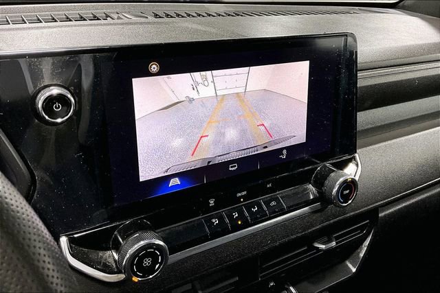 Used 2024 Chevrolet Colorado W/T image 15