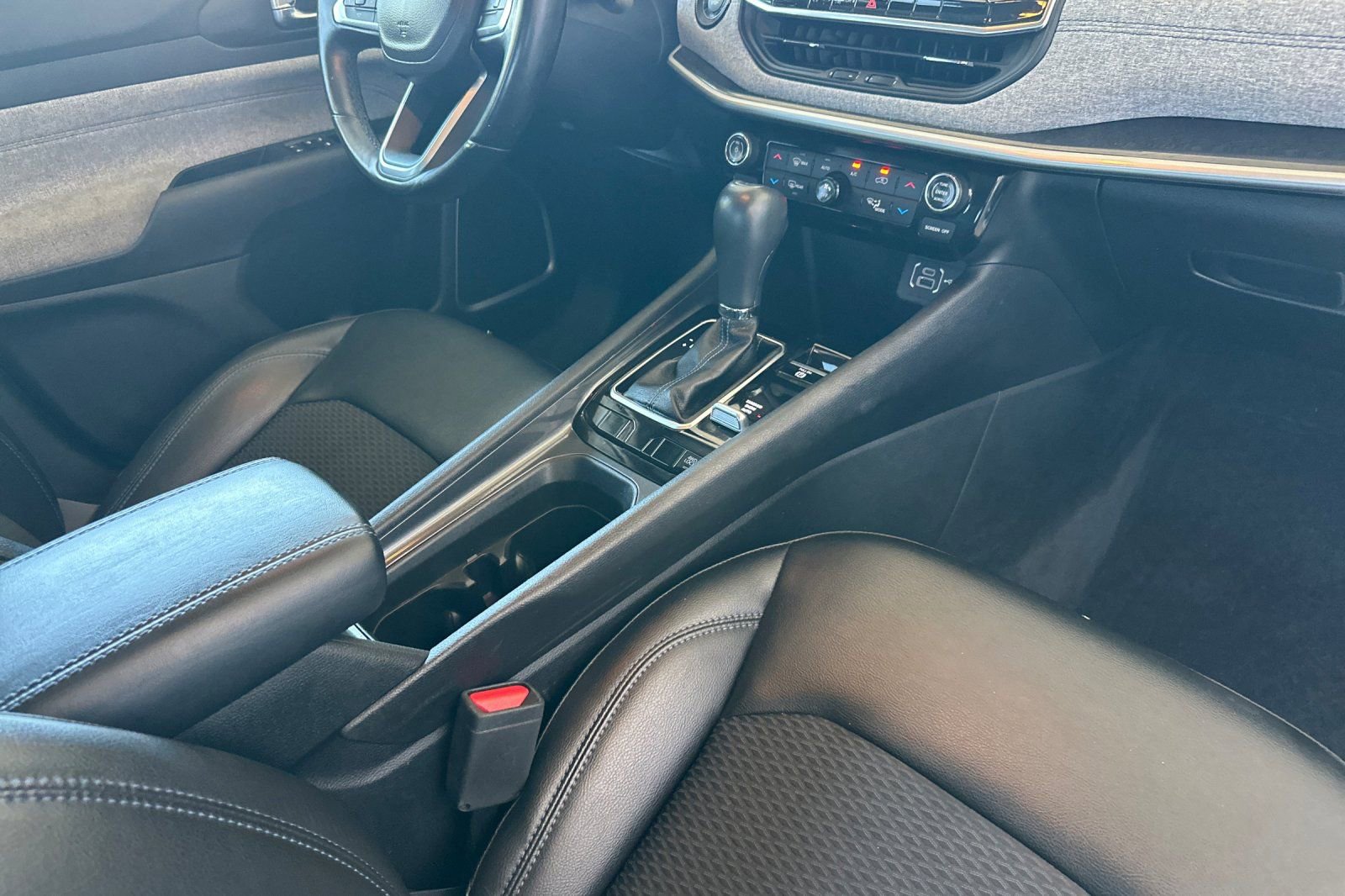 Used 2022 Jeep Compass Latitude w/ Convenience Group image 16