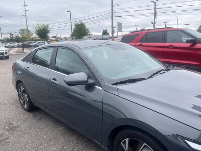 Used 2024 Hyundai Elantra Limited FWD image 4