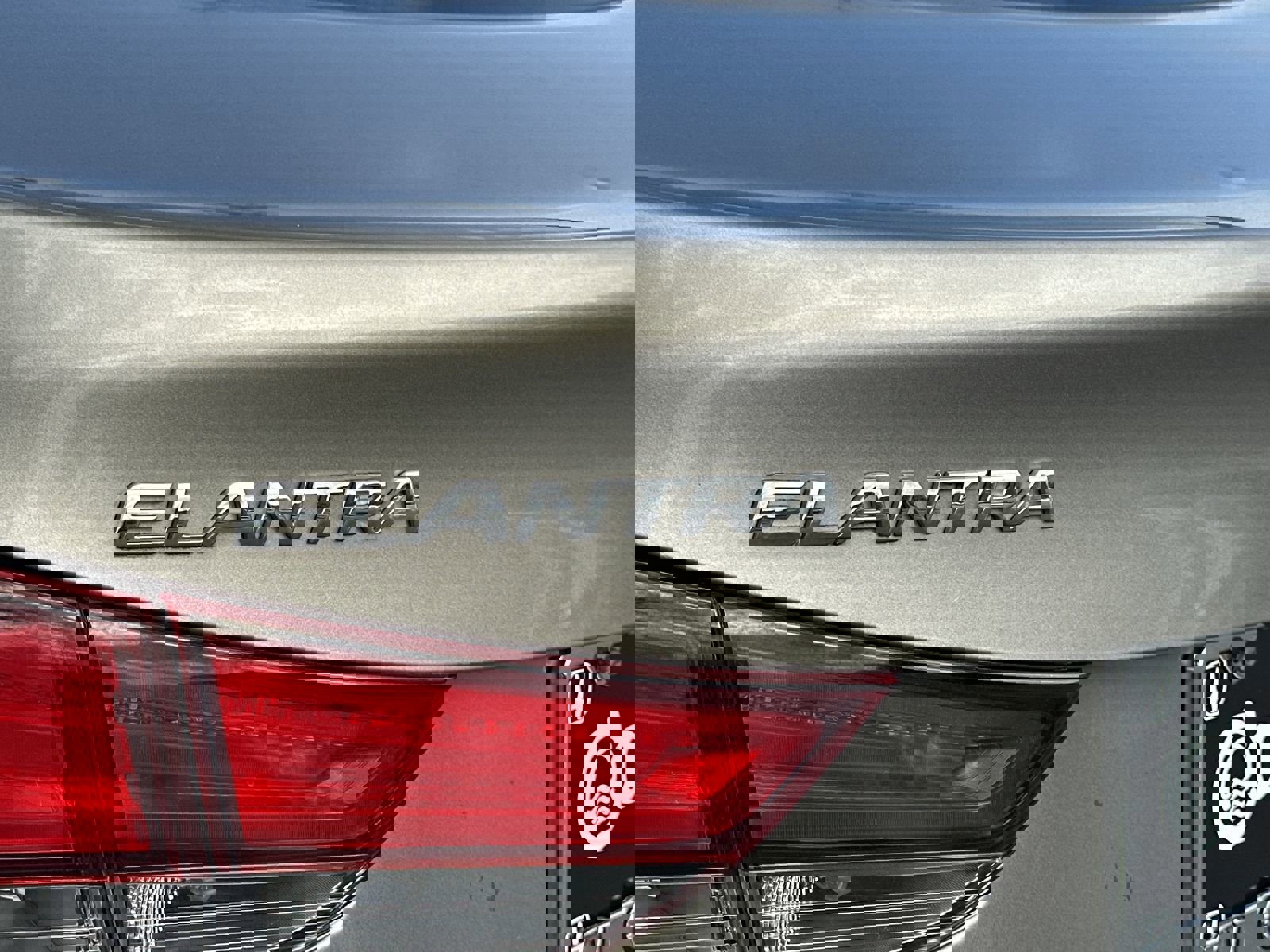 Used 2015 Hyundai Elantra SE w/ Option Group 02 image 23