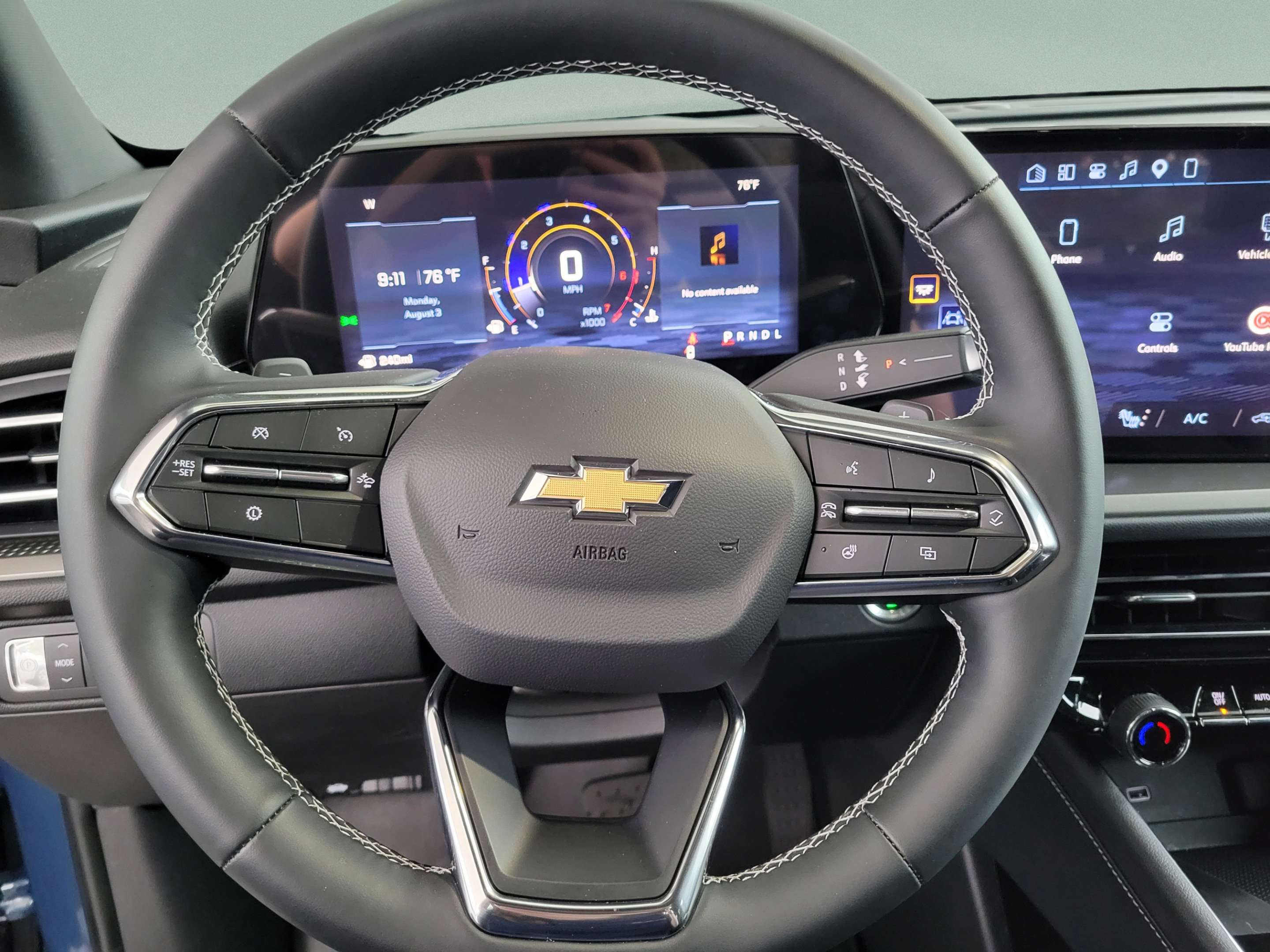 Used 2026 Chevrolet Traverse LT FWD image 15