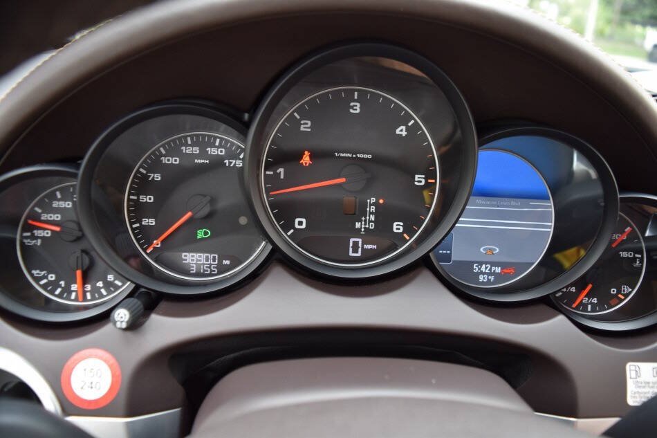 Used 2013 Porsche Cayenne Diesel AWD/4WD image 69