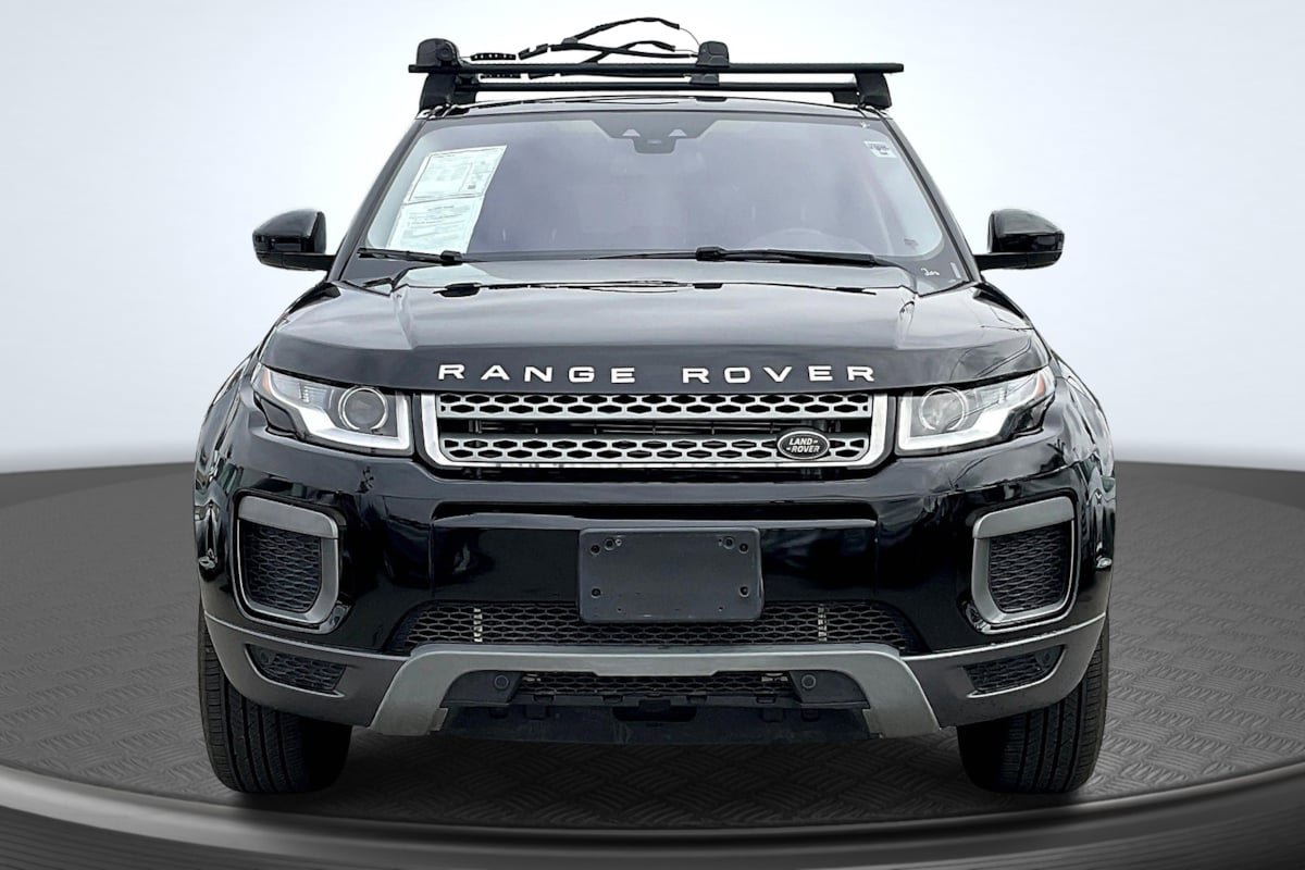 Used 2017 Land Rover Range Rover Evoque SE AWD/4WD image 3