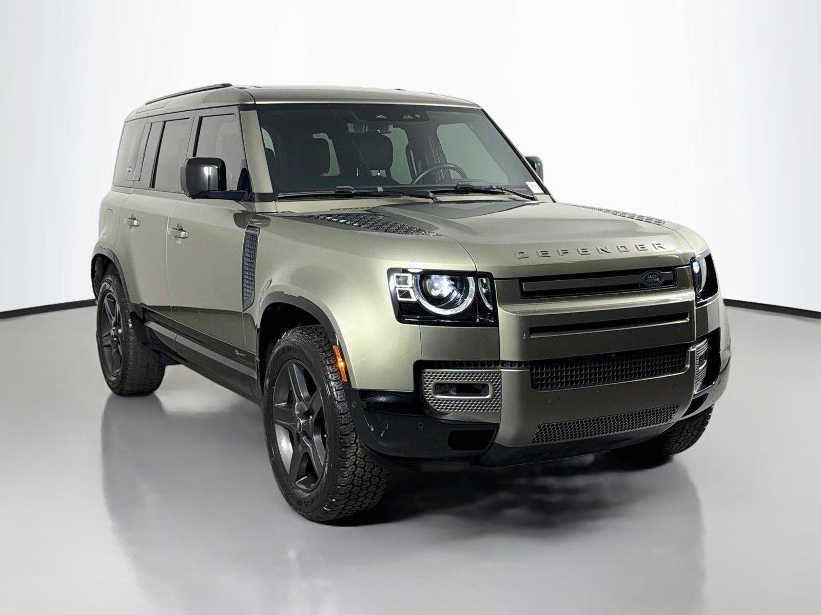 Used 2021 Land Rover Defender 110 X-Dynamic HSE AWD/4WD image 3