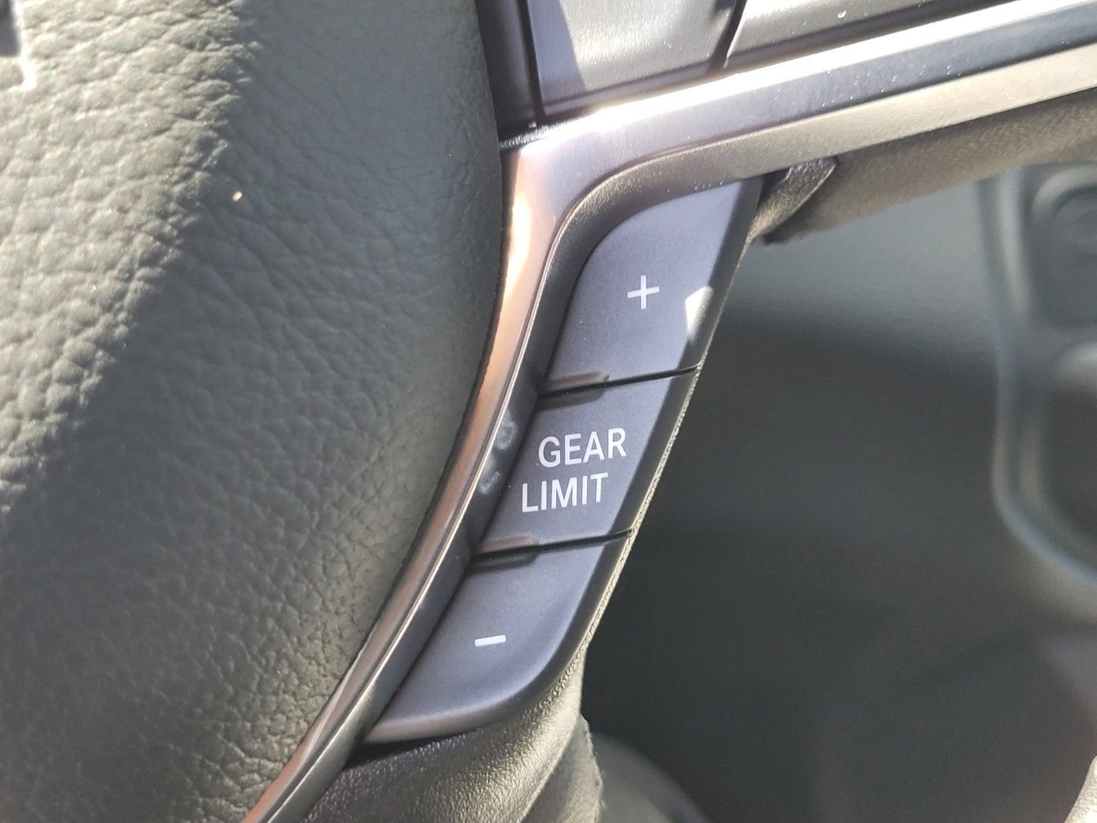 New 2026 RAM 2500 Laramie AWD/4WD image 26
