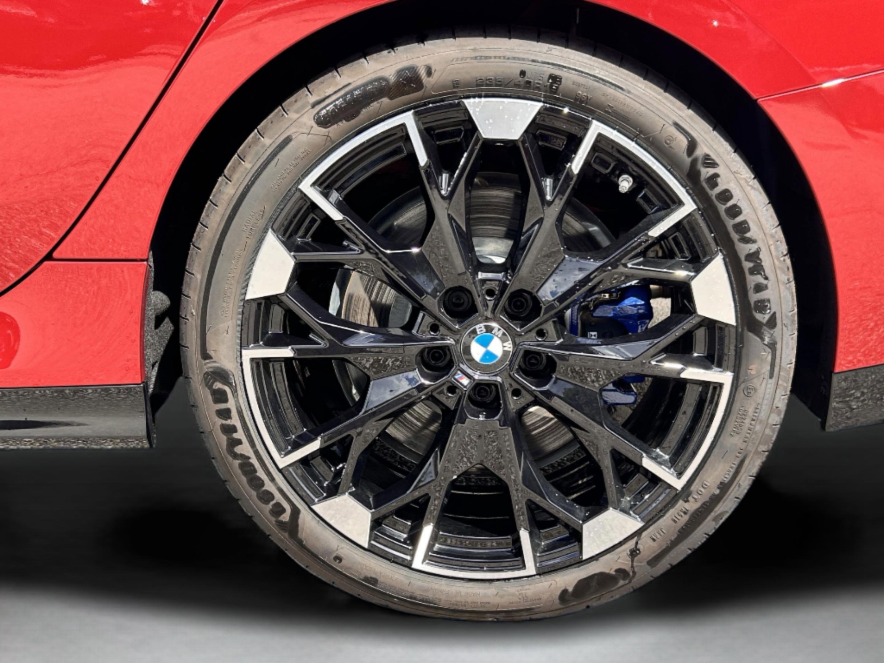 Used 2025 BMW M235i xDrive w/ Premium Package image 8