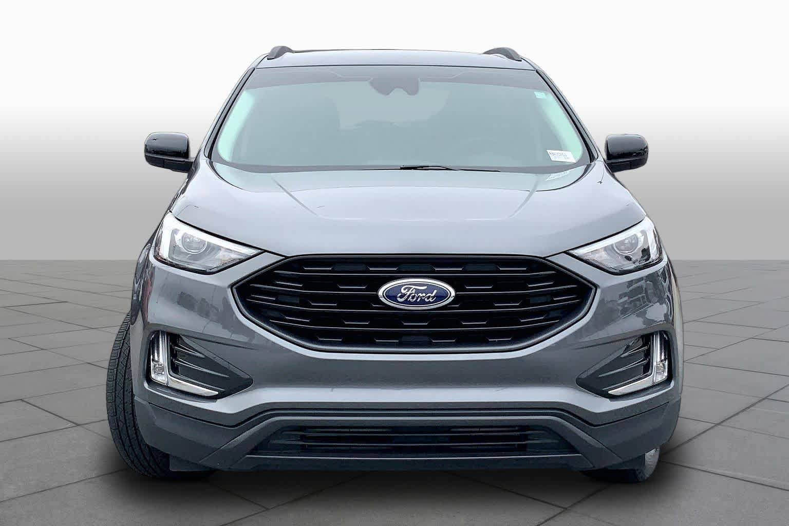 Used 2024 Ford Edge SEL w/ Sport Appearance Package AWD/4WD image 4