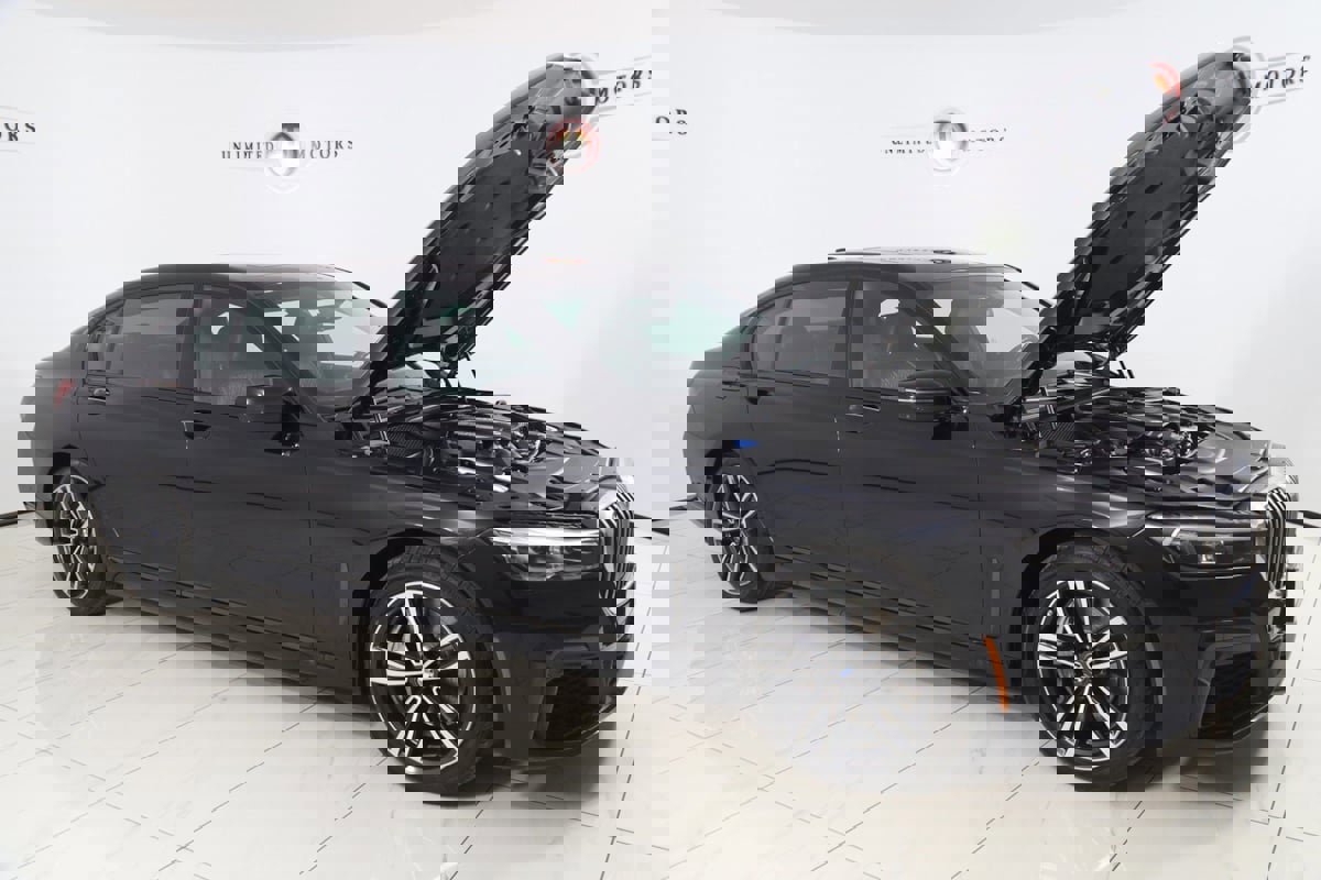 Used 2022 BMW 750i xDrive w/ M Sport Package image 26