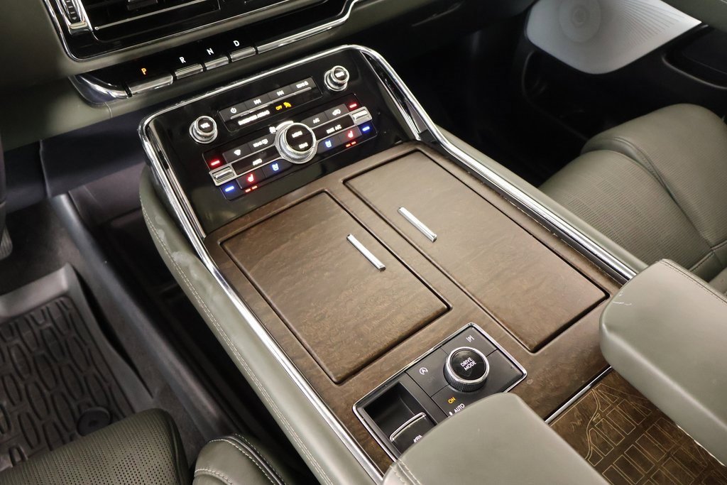 Used 2022 Lincoln Navigator Black Label image 9