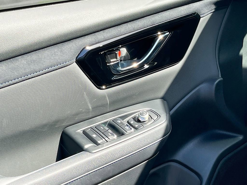 Used 2025 Subaru Forester Limited image 18