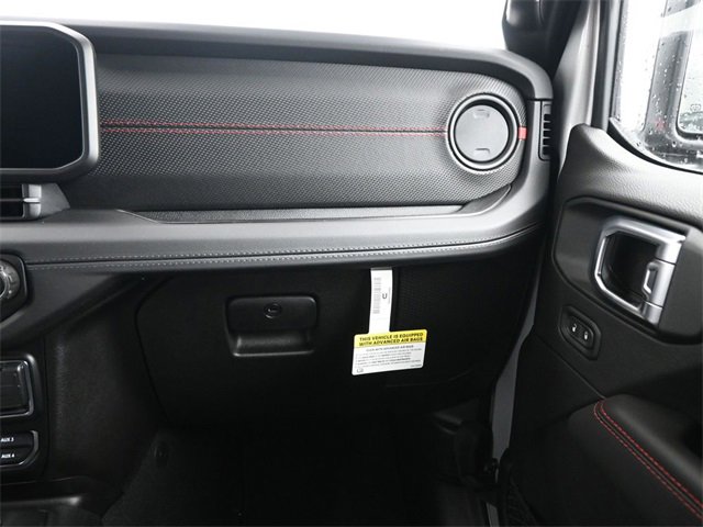 Used 2024 Jeep Wrangler Unlimited Rubicon w/ Capability Package image 15