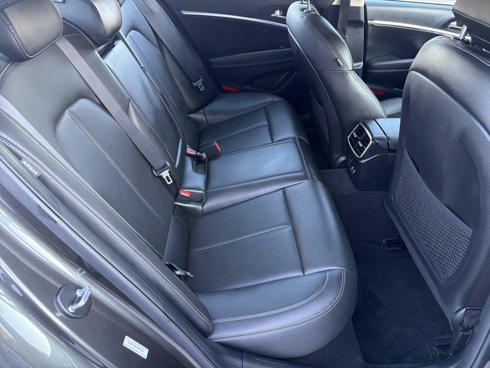 Used 2025 Genesis G70 2.5T RWD image 14