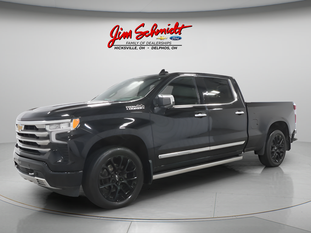 Used 2024 Chevrolet Silverado 1500 High Country w/ Technology Package AWD/4WD image 2