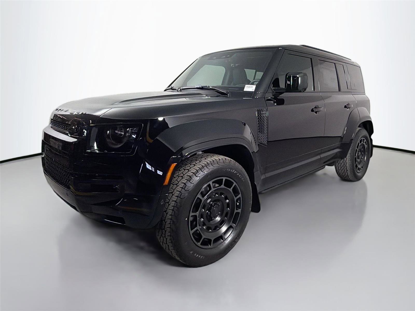 New 2026 Land Rover Defender 110 AWD/4WD image 1