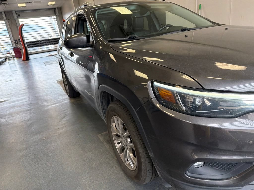 Used 2020 Jeep Cherokee Latitude Plus w/ Comfort/Convenience Group AWD/4WD image 1