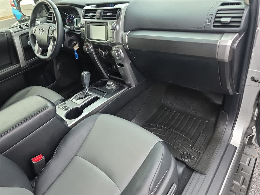 Used 2016 Toyota 4Runner SR5 Premium AWD/4WD image 11