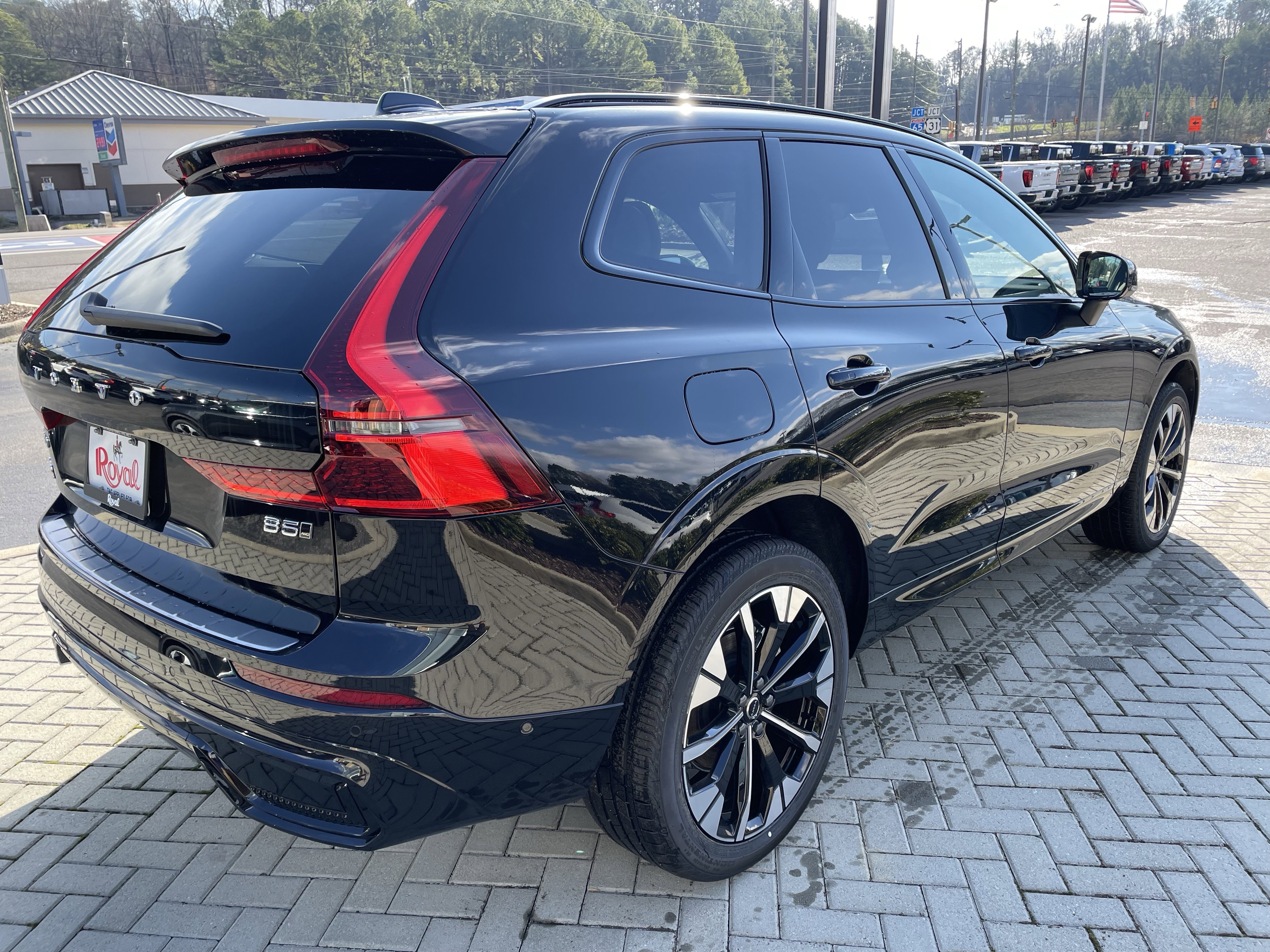 New 2026 Volvo XC60 B5 Plus w/ Protection Package Premier image 5
