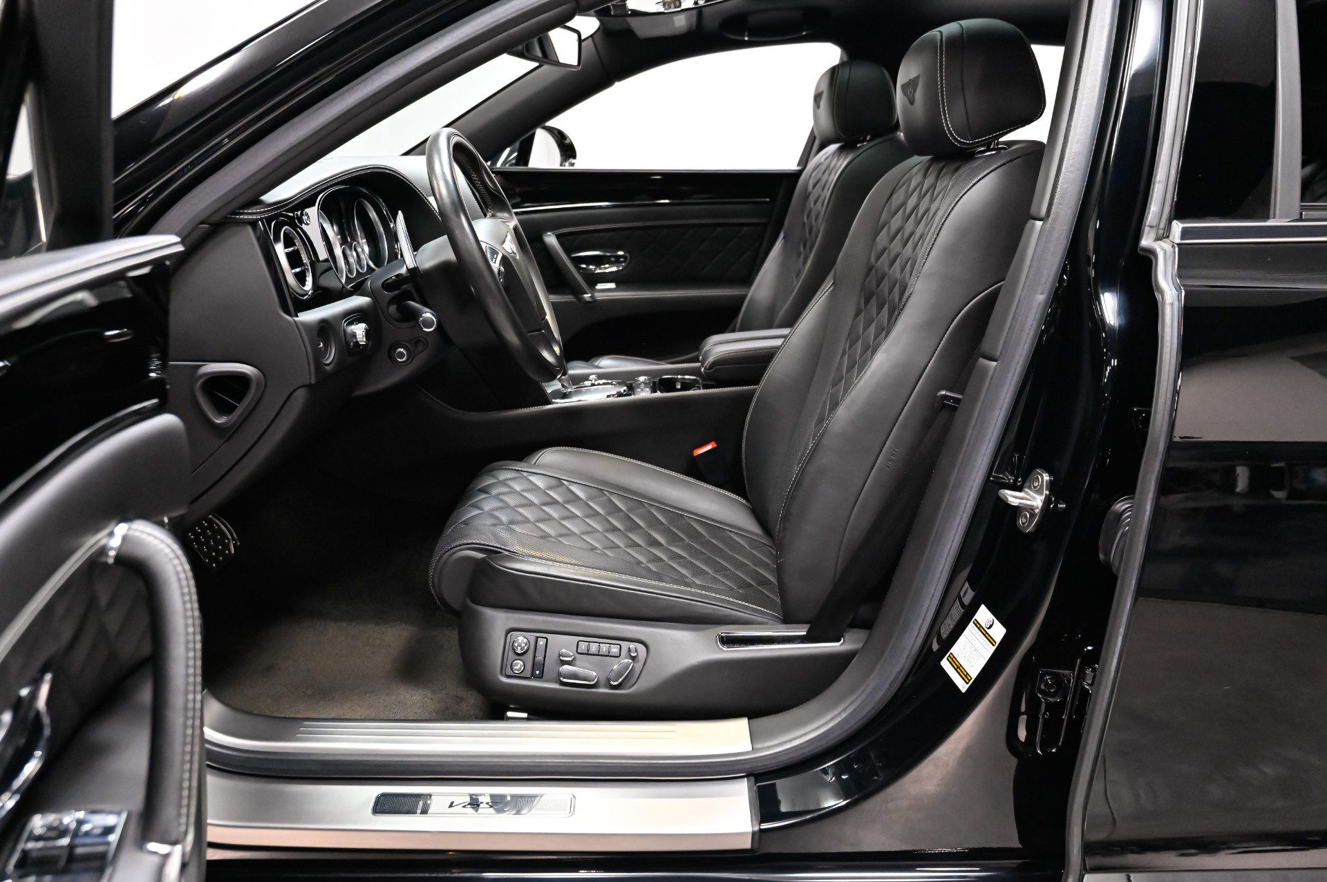 Used 2017 Bentley Flying Spur S V8 AWD/4WD image 5