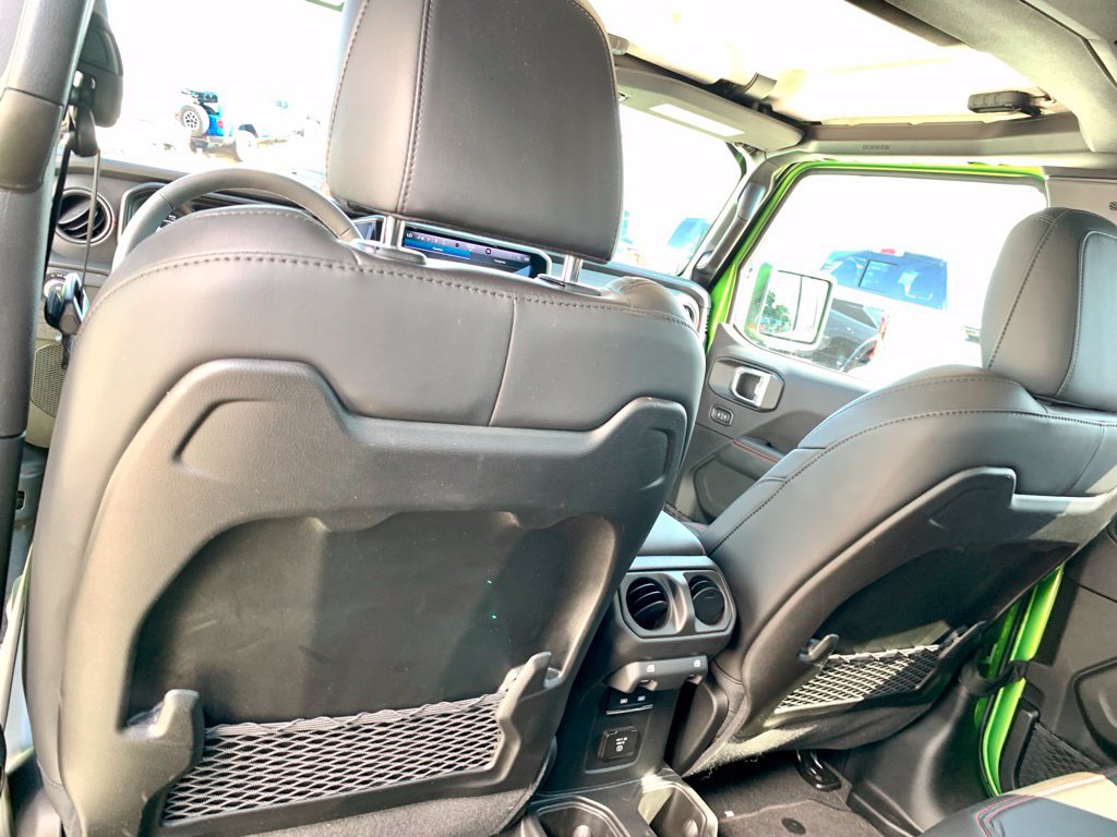 Used 2025 Jeep Gladiator Rubicon w/ Convenience Group AWD/4WD image 18