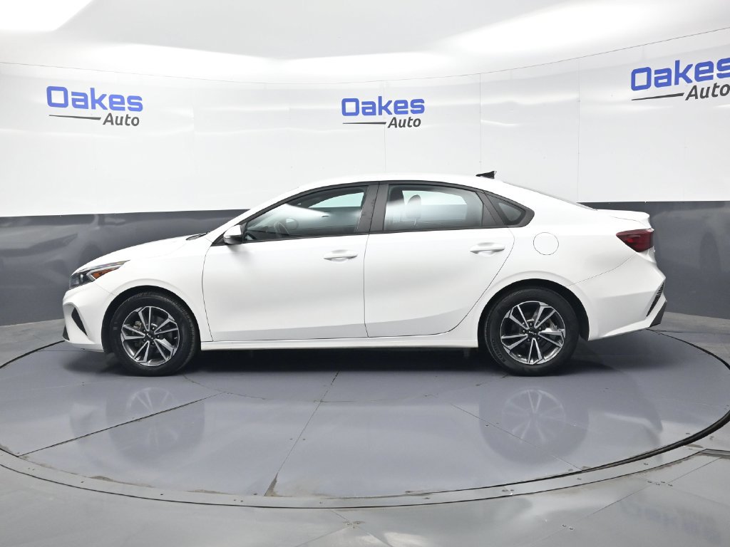 Certified 2023 Kia Forte LXS w/ LXS Technology Package FWD image 4