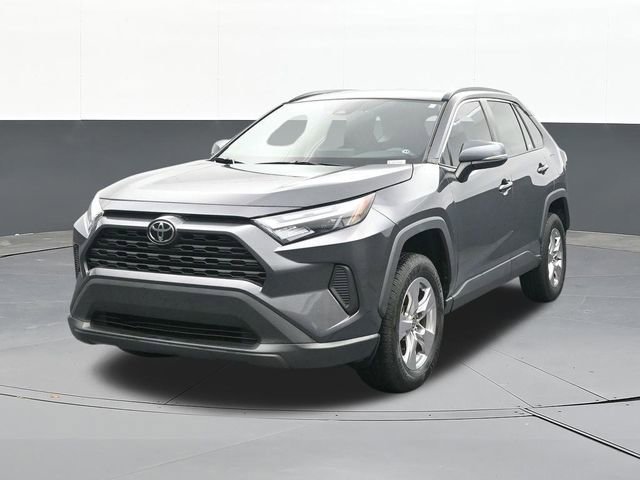 Used 2022 Toyota RAV4 XLE AWD/4WD image 4